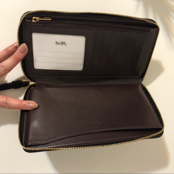 Coach Phone Wallet - Picture 7 of 7